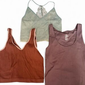 Bundle of 3 tank tops